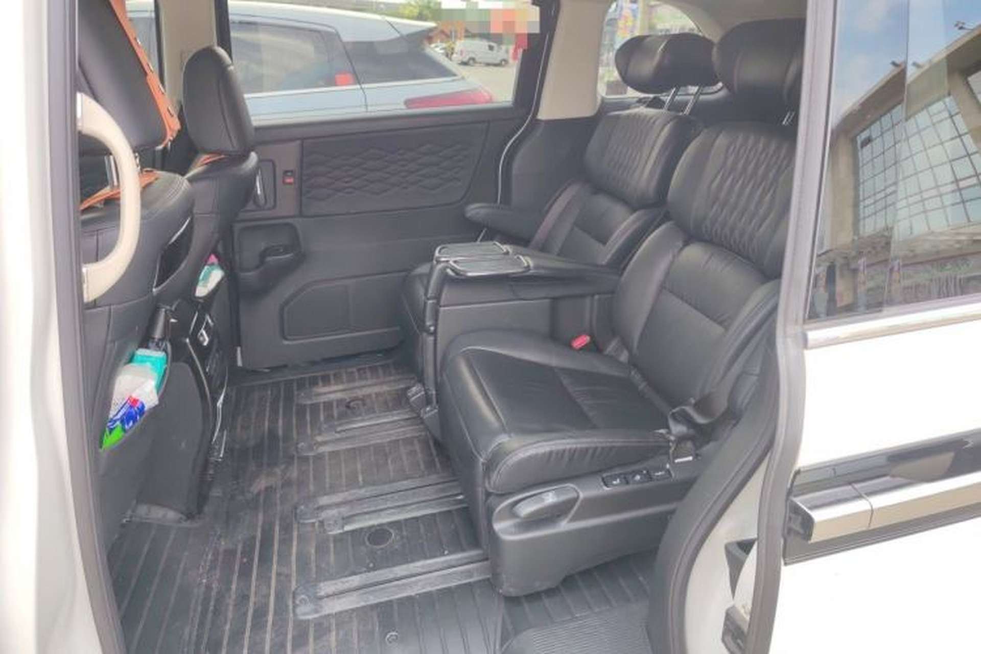 Used Honda Elysion 2022 2.0L eHEV Prestige Edition Left Rear Seat