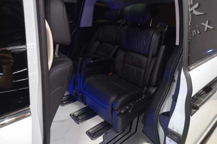 Used Honda Elysion 2022 2.0L eHEV Luxury Edition Left Rear Seat