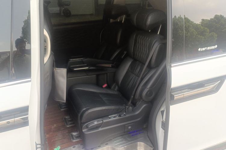 Used Honda Elysion 2022 2.0L eHEV Luxury Edition Left Rear Seat