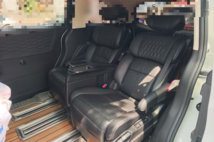 Used Honda Elysion 2022 2.0L eHEV Luxury First Edition Left Rear Seat