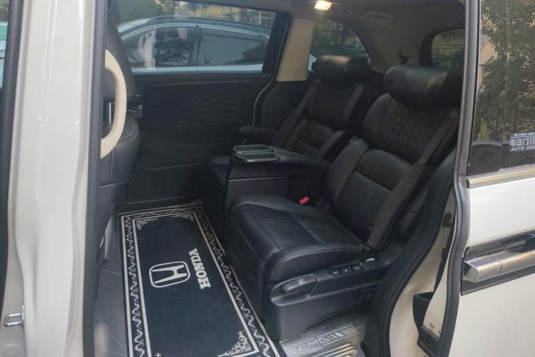 Used Honda Elysion 2022 2.0L eHEV Luxury First Edition Left Rear Seat
