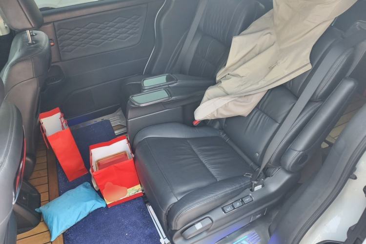 Used Honda Elysion 2022 2.0L eHEV Luxury Edition Left Rear Seat