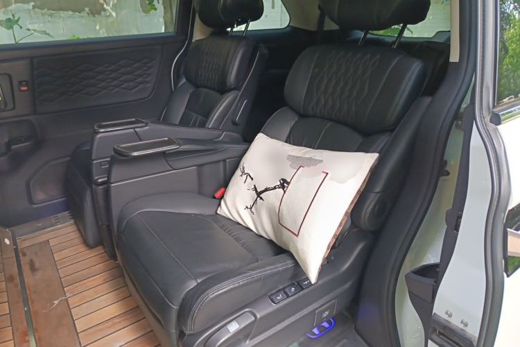 Used Honda Elysion 2022 2.0L eHEV Luxury First Edition Left Rear Seat
