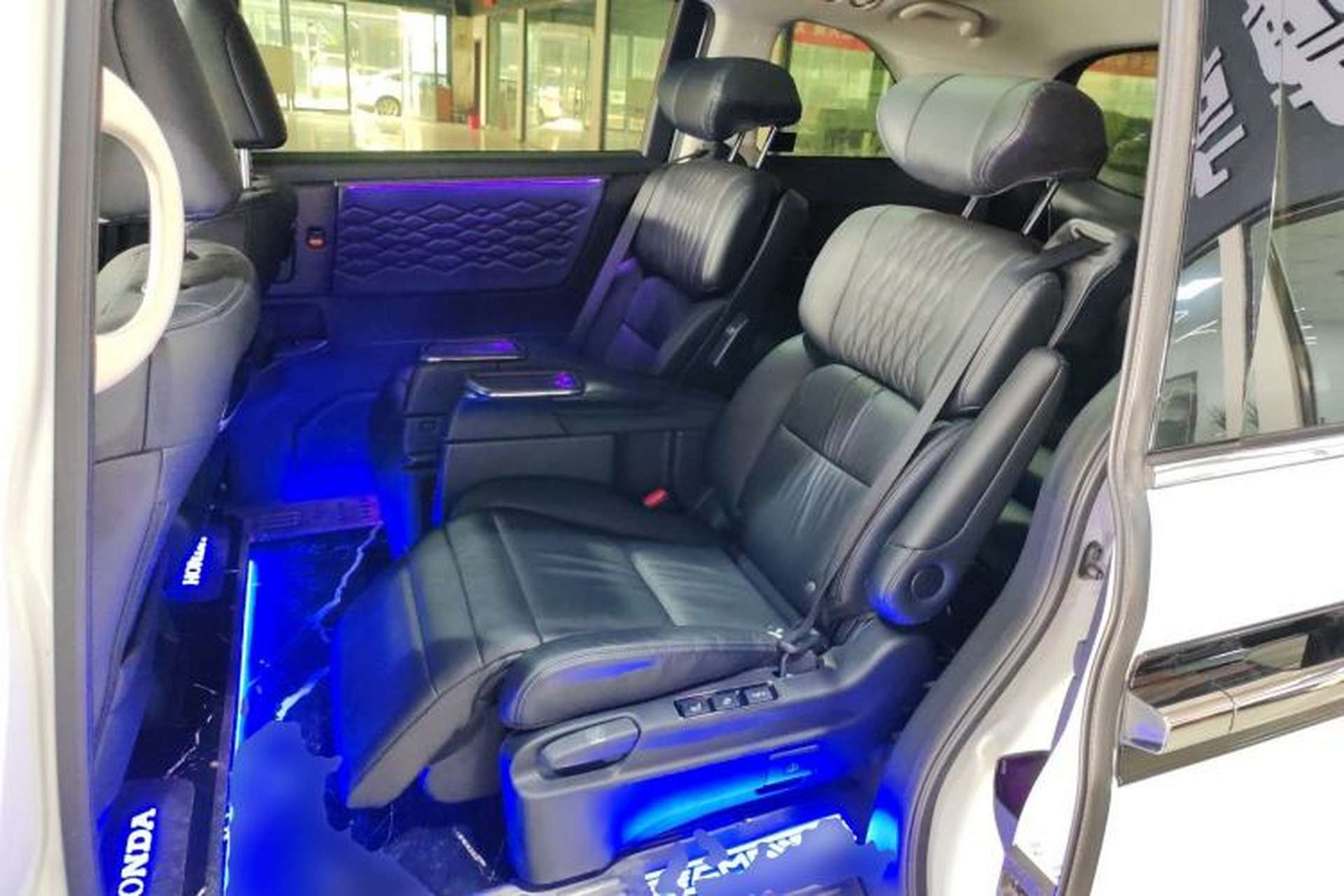 Used Honda Elysion 2022 2.0L eHEV Luxury Edition Left Rear Seat