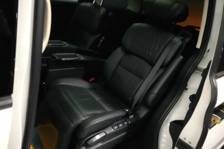 Used Honda Elysion 2022 2.0L eHEV Luxury Edition Left Rear Seat