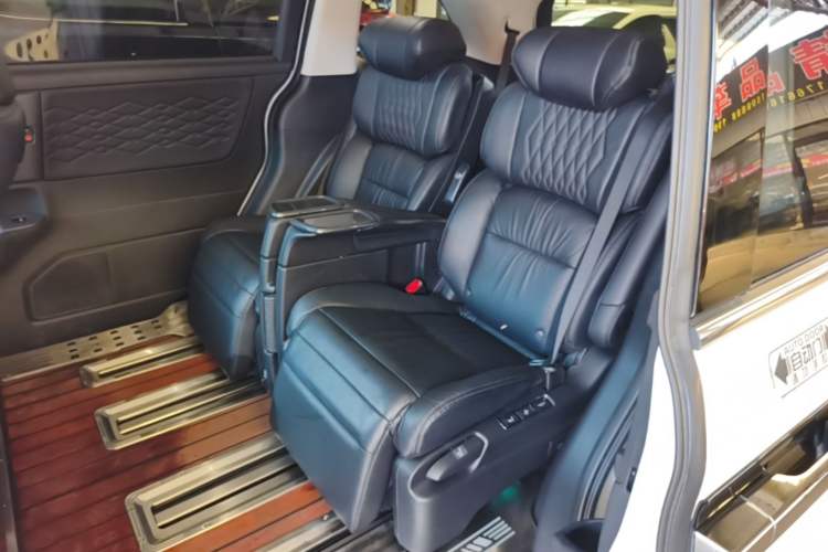 Used Honda Elysion 2022 2.0L eHEV Luxury First Edition Left Rear Seat