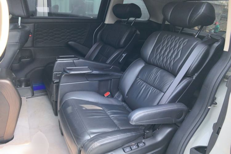 Used Honda Elysion 2022 2.0L eHEV Luxury Edition Left Rear Seat