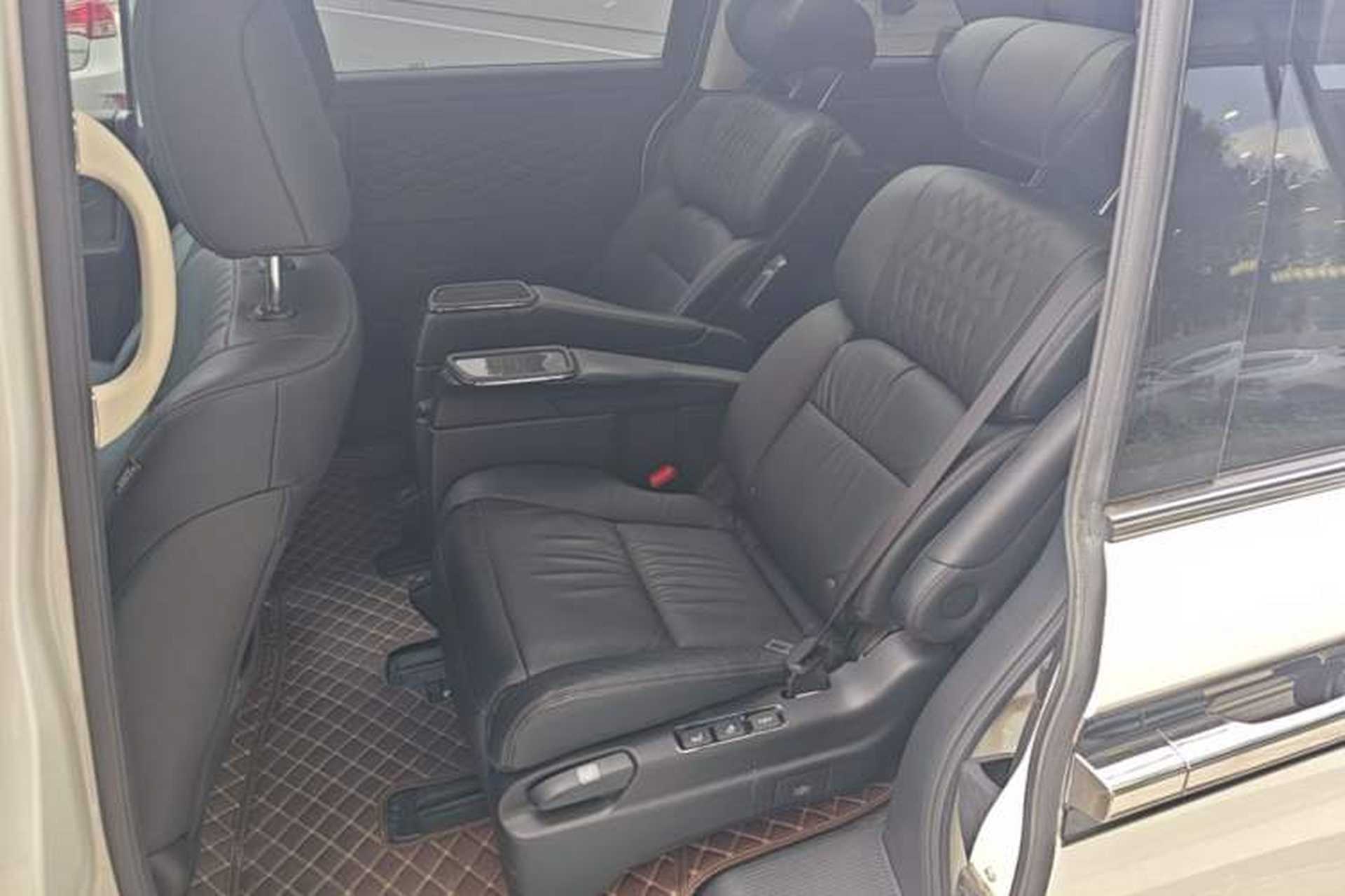 Used Honda Elysion 2022 2.0L eHEV Prestige Edition Left Rear Seat