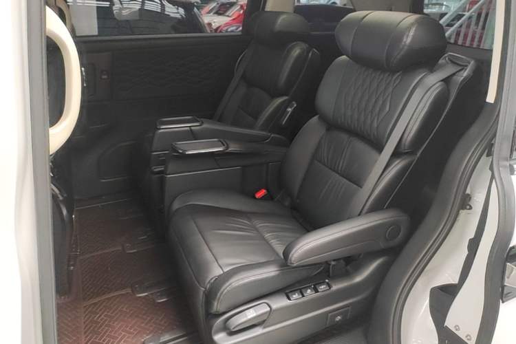 Used Honda Elysion 2022 2.0L eHEV Luxury Edition Left Rear Seat