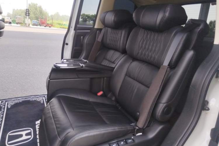 Used Honda Elysion 2022 2.0L eHEV Luxury Edition Left Rear Seat