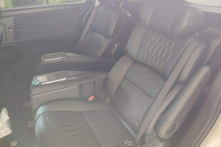 Used Honda Elysion 2022 2.0L eHEV Luxury First Edition Left Rear Seat