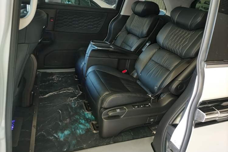 Used Honda Elysion 2022 2.0L eHEV Luxury First Edition Left Rear Seat