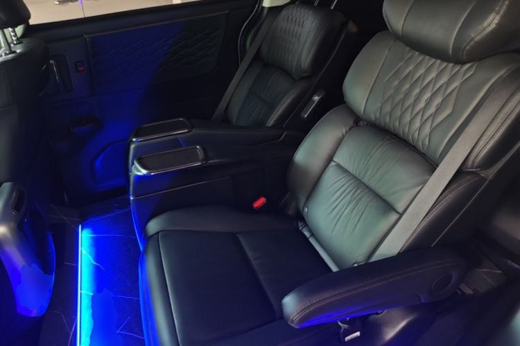 Used Honda Elysion 2022 2.0L eHEV Luxury First Edition Left Rear Seat