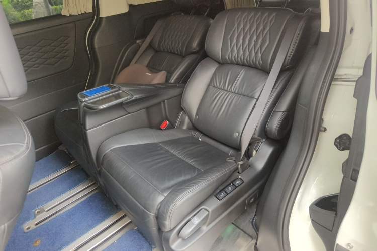 Used Honda Elysion 2022 2.0L eHEV Luxury Edition Left Rear Seat