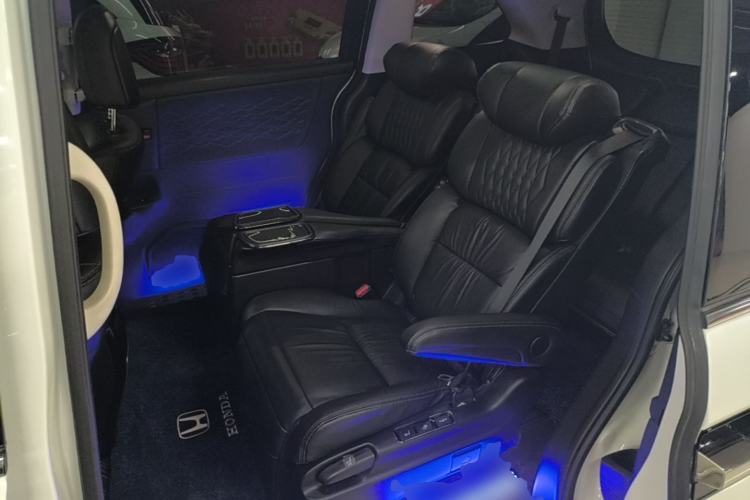 Used Honda Elysion 2022 2.0L eHEV Luxury Edition Left Rear Seat