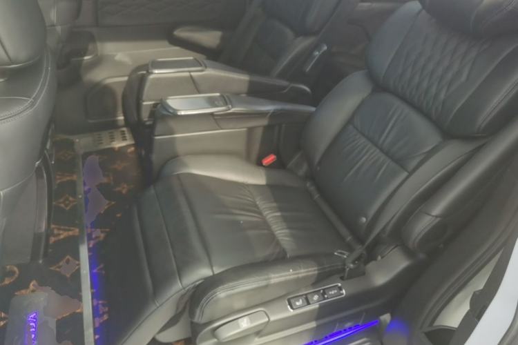 Used Honda Elysion 2022 2.0L eHEV Luxury Edition Left Rear Seat