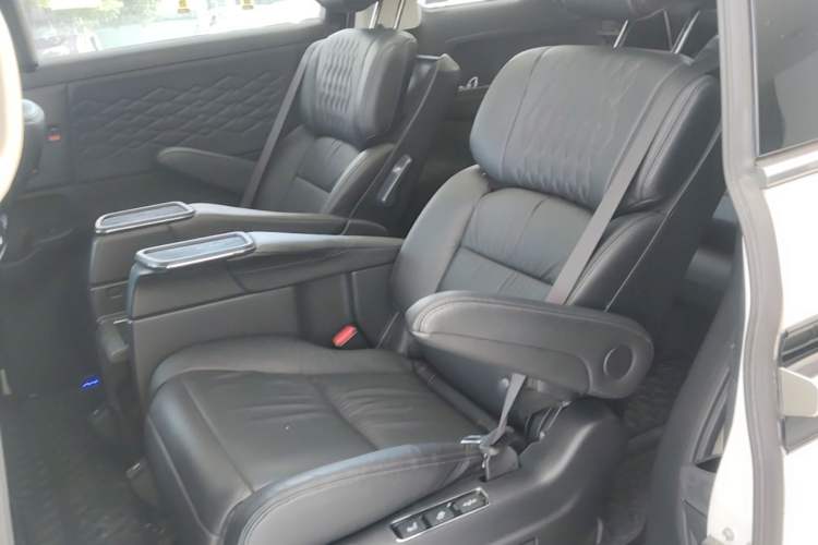 Used Honda Elysion 2022 2.0L eHEV Prestige Edition Left Rear Seat