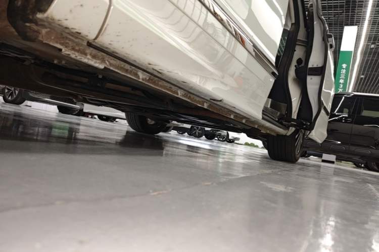 Used Honda Elysion 2022 2.0L eHEV Luxury Edition Left Side Sill