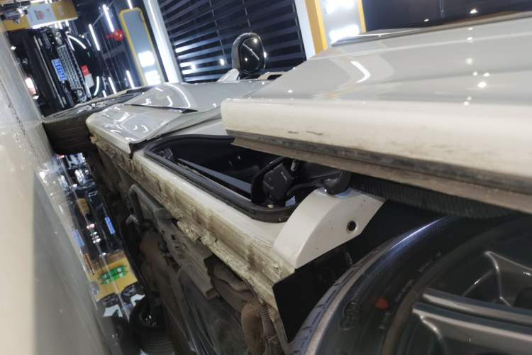 Used Honda Elysion 2022 2.0L eHEV Luxury First Edition Left Side Sill