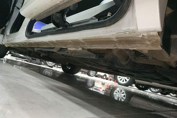 Used Honda Elysion 2022 2.0L eHEV Luxury First Edition Left Side Sill