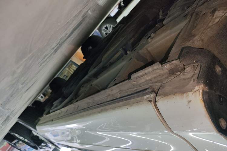 Used Honda Elysion 2022 2.0L eHEV Luxury First Edition Left Side Sill