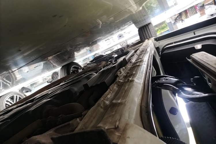 Used Honda Elysion 2022 2.0L eHEV Luxury First Edition Left Side Sill