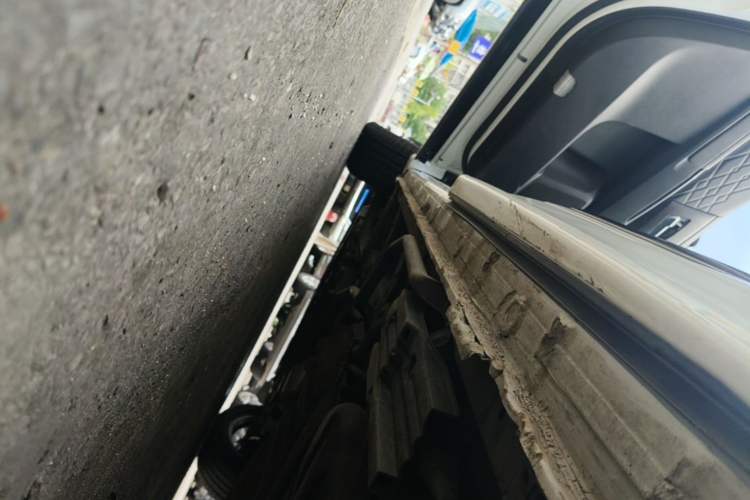 Used Honda Elysion 2022 2.0L eHEV Luxury First Edition Left Side Sill