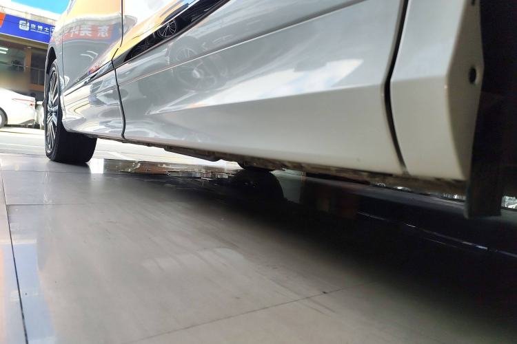 Used Honda Elysion 2022 2.0L eHEV Luxury First Edition Left Side Sill