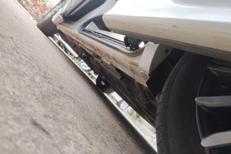 Used Honda Elysion 2022 2.0L eHEV Luxury First Edition Left Side Sill