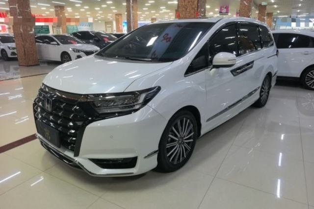 Ojetý Honda Elysion 2022 2.0L eHEV Prestige Edition