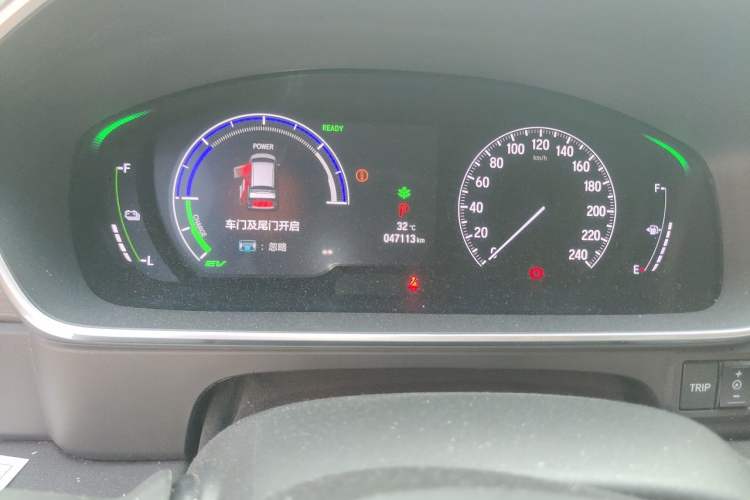 Used Honda Elysion 2022 2.0L eHEV Luxury Edition Odometer Close Up