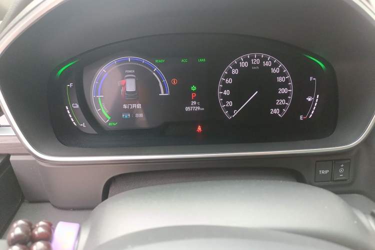Used Honda Elysion 2022 2.0L eHEV Luxury Edition Odometer Close Up