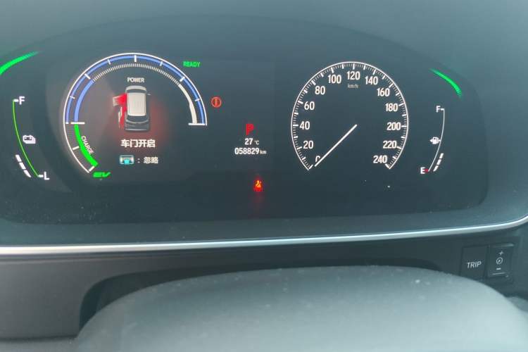 Used Honda Elysion 2022 2.0L eHEV Prestige Edition Odometer Close Up