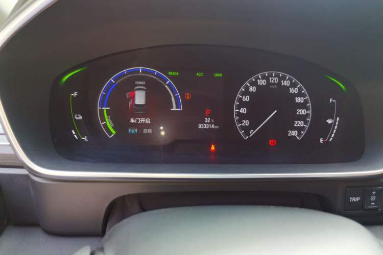 Used Honda Elysion 2022 2.0L eHEV Comfort Version Odometer Close Up