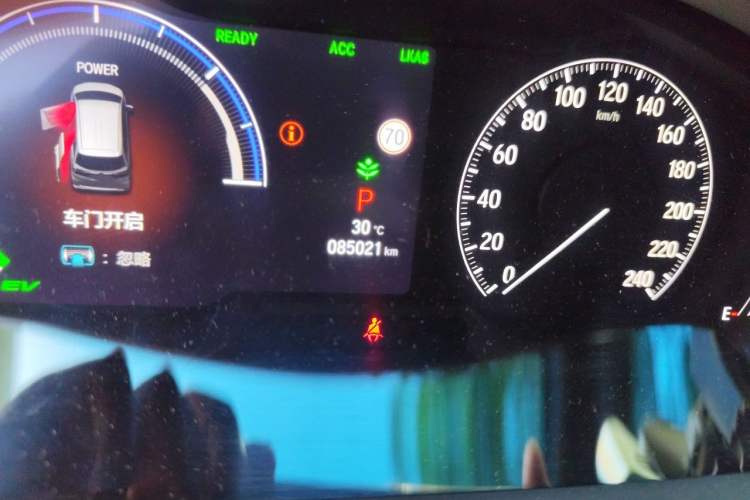 Used Honda Elysion 2022 2.0L eHEV Luxury First Edition Odometer Close Up