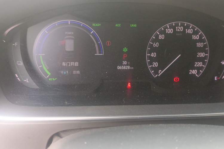 Used Honda Elysion 2022 2.0L eHEV Luxury Edition Odometer Close Up