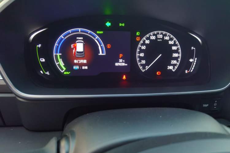 Used Honda Elysion 2022 2.0L eHEV Luxury First Edition Odometer Close Up