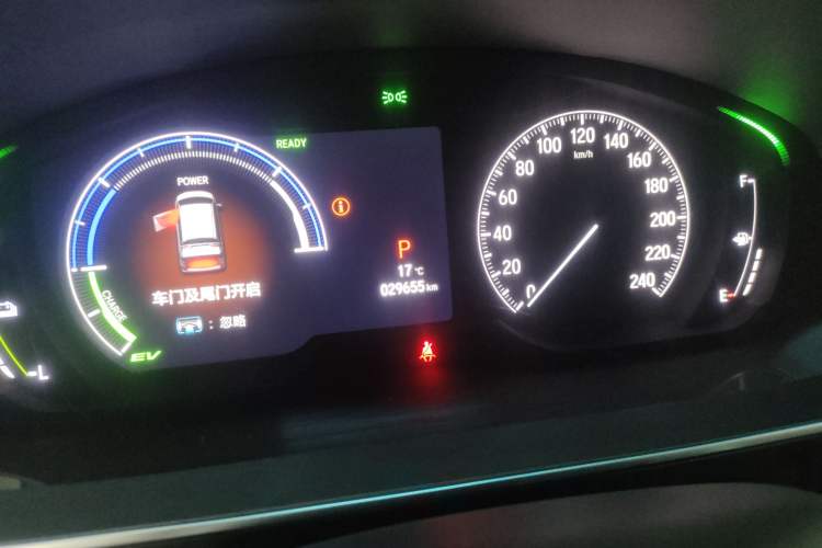 Used Honda Elysion 2022 2.0L eHEV Luxury Edition Odometer Close Up