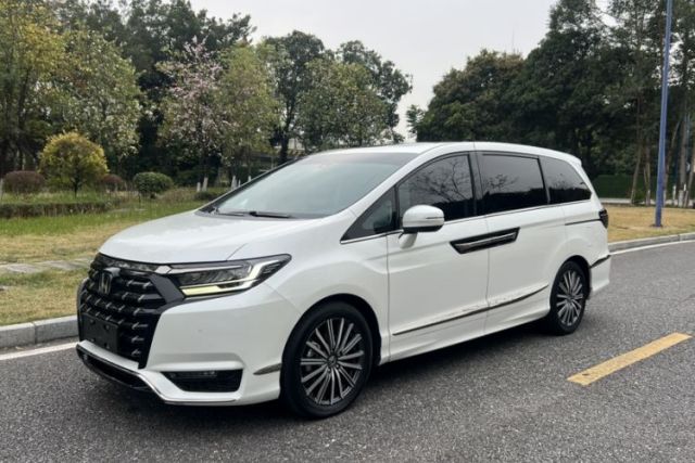 Used Honda Elysion 2022 2.0L eHEV Luxury First Edition