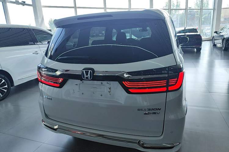 Used Honda Elysion 2022 2.0L eHEV Luxury Edition Rear