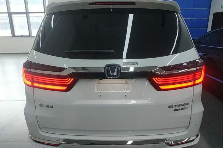 Used Honda Elysion 2022 2.0L eHEV Luxury Edition Rear