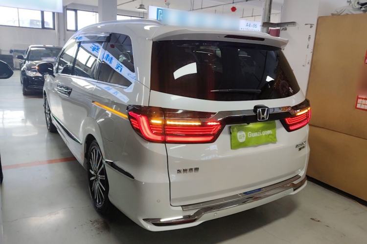 Used Honda Elysion 2022 2.0L eHEV Luxury Edition Rear Left 45 Deg