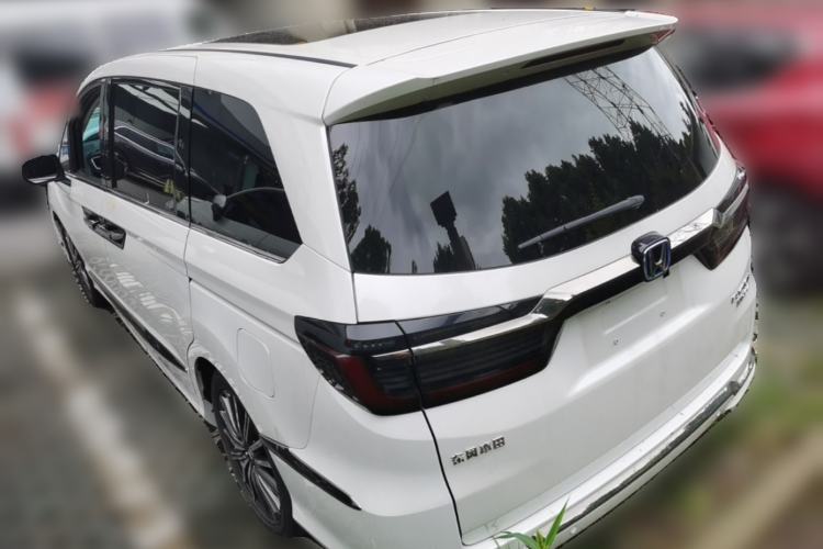 Used Honda Elysion 2022 2.0L eHEV Luxury Edition Rear Left 45 Deg
