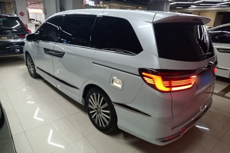 Used Honda Elysion 2022 2.0L eHEV Luxury Edition Rear Left 45 Deg