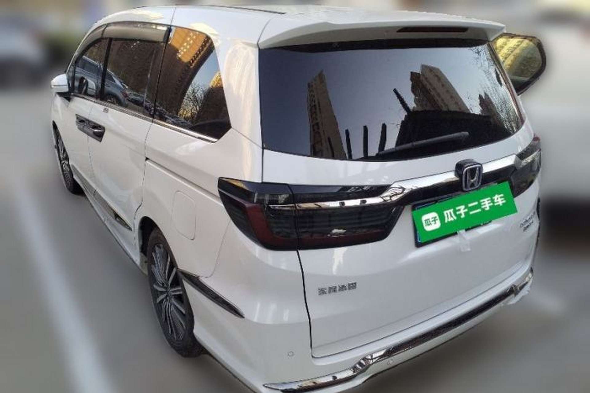 Used Honda Elysion 2022 2.0L eHEV Luxury Edition Rear Left 45 Deg