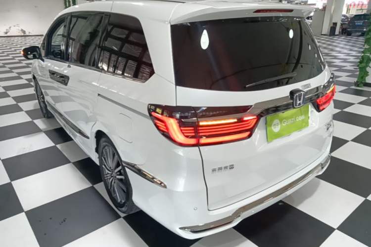 Used Honda Elysion 2022 2.0L eHEV Luxury Edition Rear Left 45 Deg