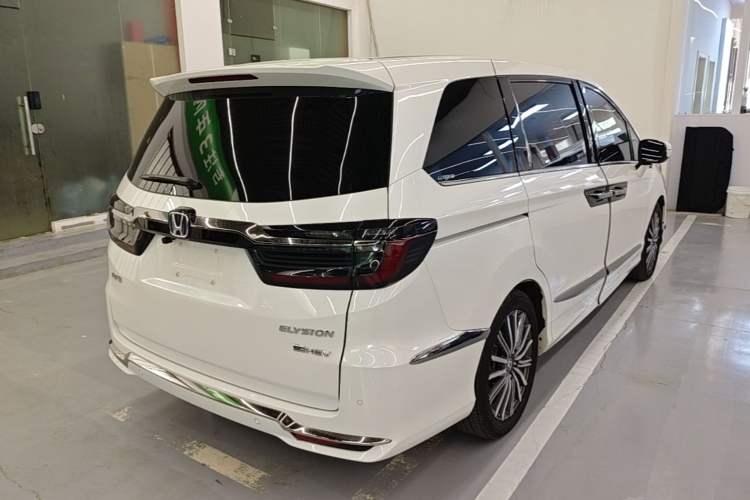 Used Honda Elysion 2022 2.0L eHEV Luxury Edition Rear Right 45 Deg