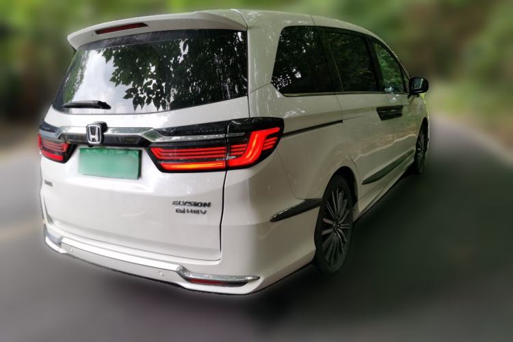 Used Honda Elysion 2022 2.0L eHEV Luxury First Edition Rear Right 45 Deg