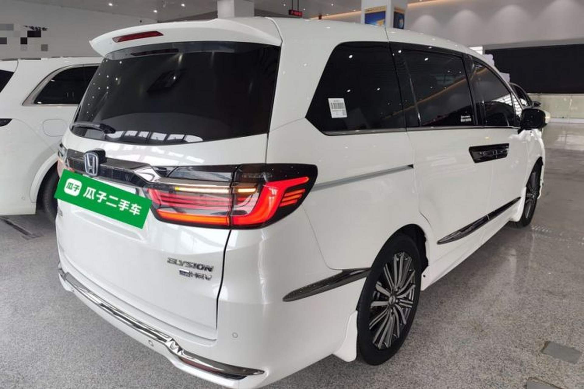 Used Honda Elysion 2022 2.0L eHEV Luxury First Edition Rear Right 45 Deg