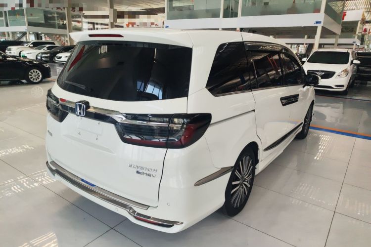 Used Honda Elysion 2022 2.0L eHEV Luxury Edition Rear Right 45 Deg